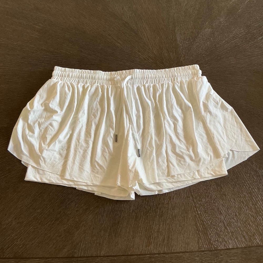 NWT Automet White Flowy Athletic Shorts Womens 2XL High Waisted Built In Liner